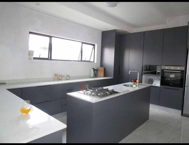 5 BEDROOM HOUSE FOR SALE IN GREENSTONE HILL